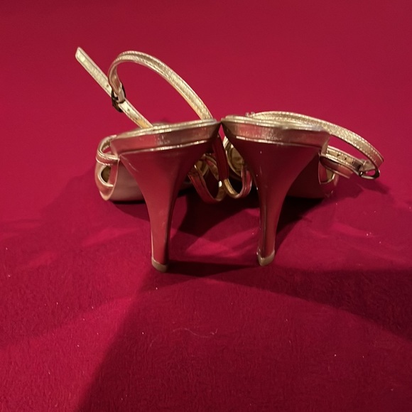 Shoes - Picture 3 of 4